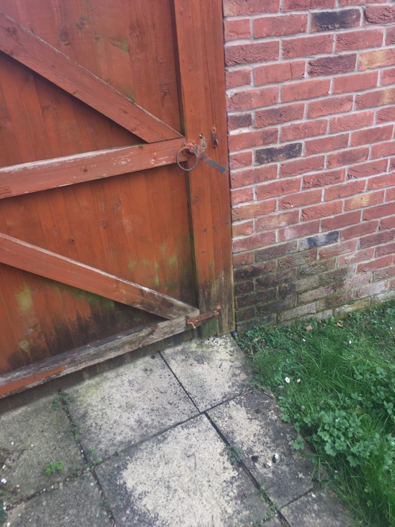 A leaking corner joint